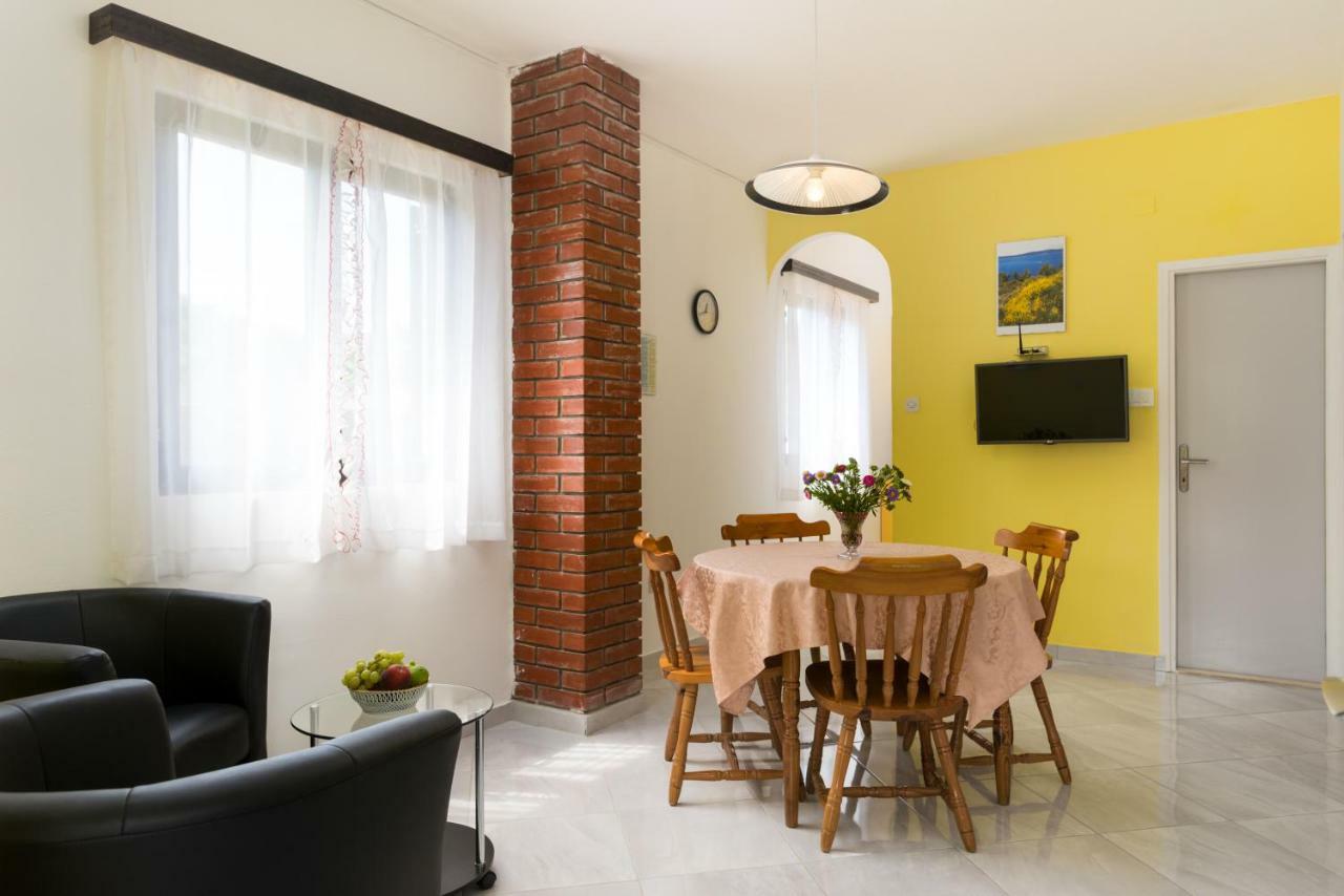 Apartment Bartul Razanj Exterior photo